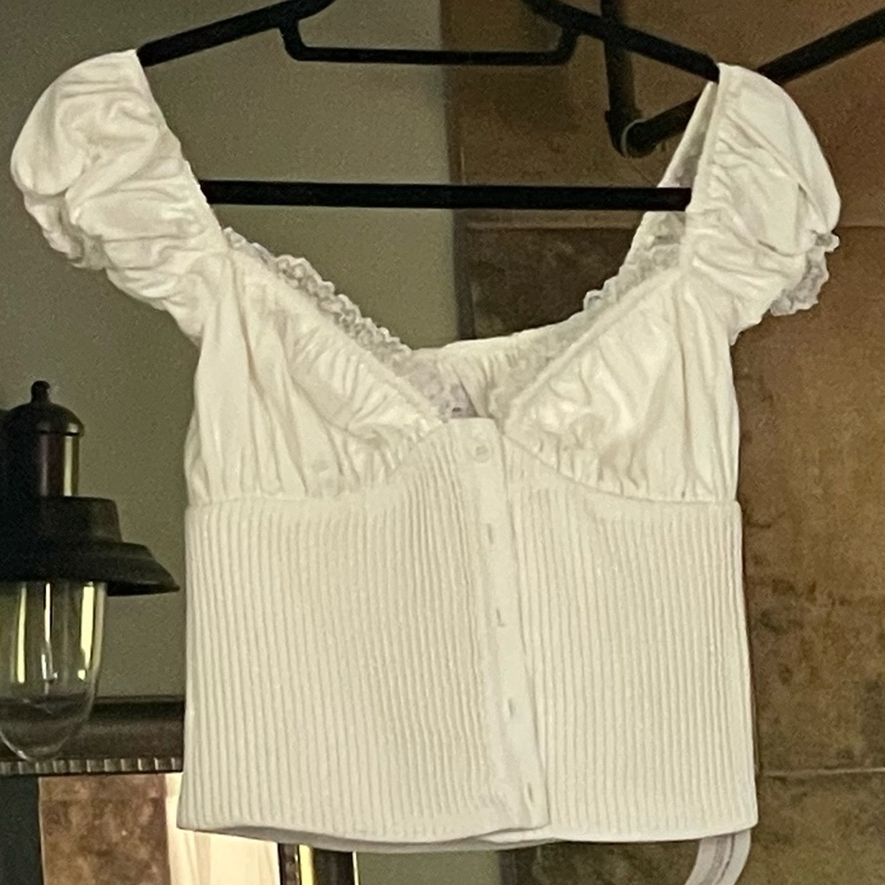 With Jean White Puff Sleeve Crop Blouse